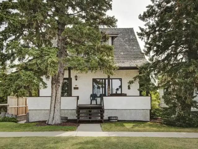 4 Bedroom House Calgary AB 105087912