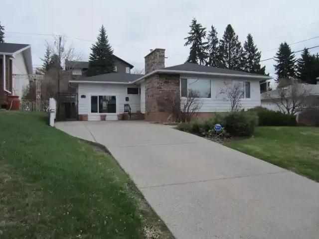 4 Bedroom House Calgary AB 105150764