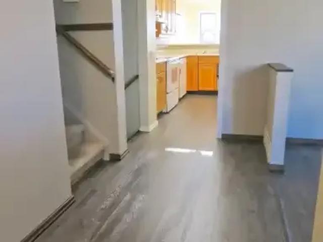 4 Bedroom House Calgary AB 105151113