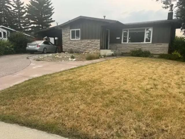 4 Bedroom House Calgary AB 105248894