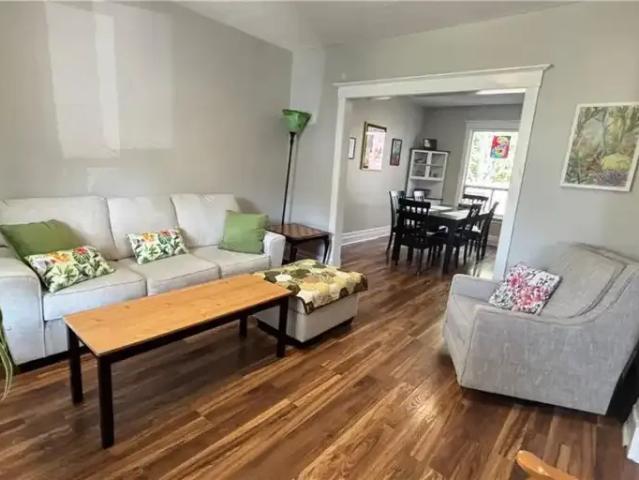 4 Bedroom House Cambridge ON LS102915195