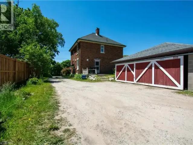 4 Bedroom House Cambridge ON LS102915197