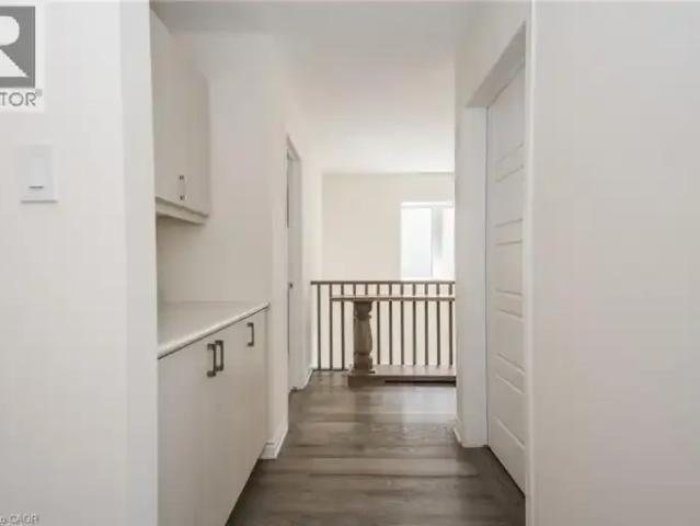 4 Bedroom House Cambridge ON 102468385