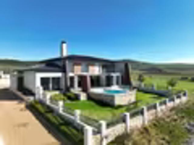 4 Bedroom House Clara Anna Fonte Clara Anna Fonte 103689520