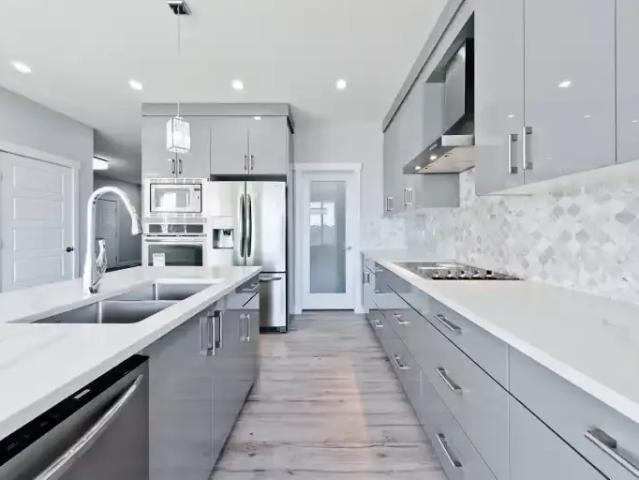 4 Bedroom House Airdrie AB 100808754