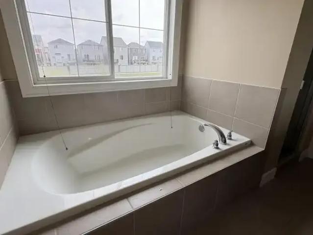 4 Bedroom House Airdrie AB 102518730