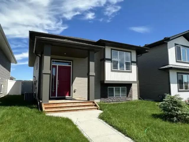 4 Bedroom House Blackfalds AB 104182323