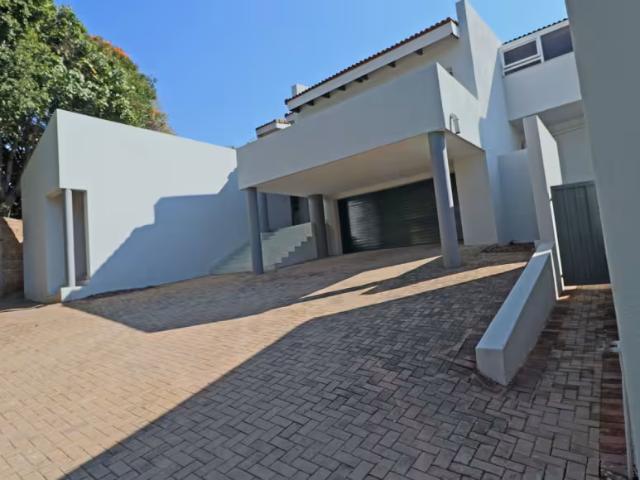4 Bedroom House Bryanston Bryanston 103177067
