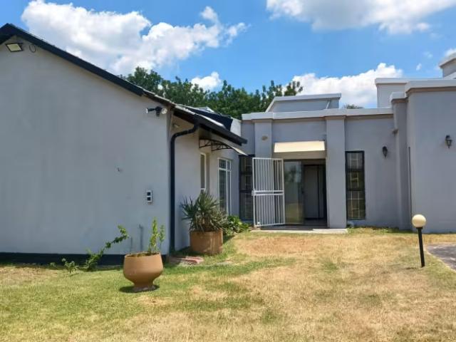 4 Bedroom House Brackenhurst Brackenhurst 103698662