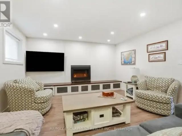 4 Bedroom House Burlington ON 103011900