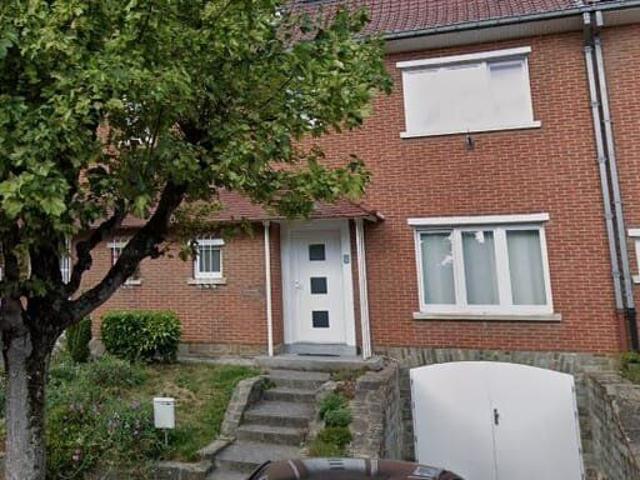 4 BEDROOM HOUSE, GARDEN, GARAGE, QUIET SURROUNDINGS