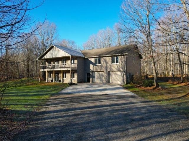 4 Bedroom House Georgian Bluffs ON LS96977603