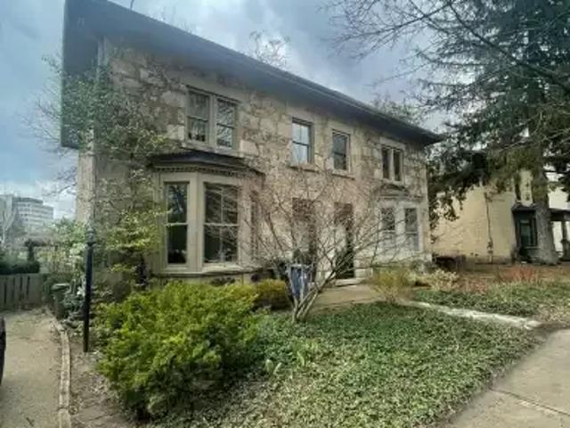 4 Bedroom House Guelph ON 102243013