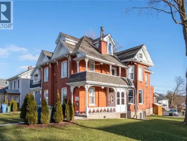 4 Bedroom House Guelph ON 104257339