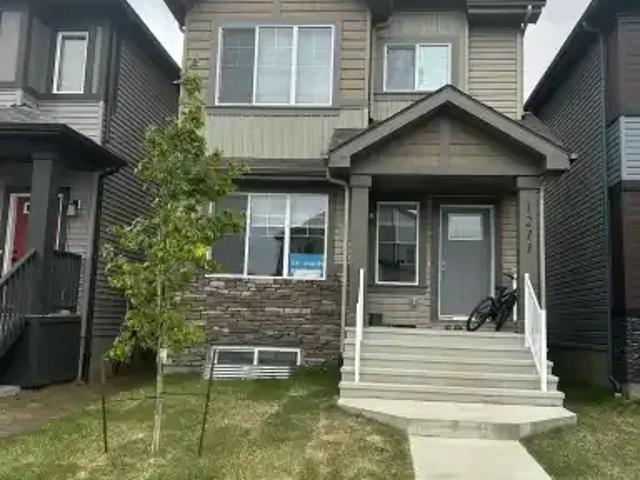 4 Bedroom House Edmonton AB 104178883
