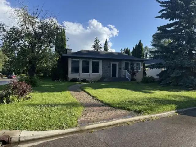 4 Bedroom House Edmonton AB 104182790