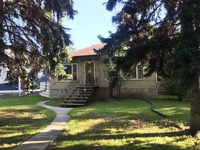 4 Bedroom House Edmonton AB 104563579