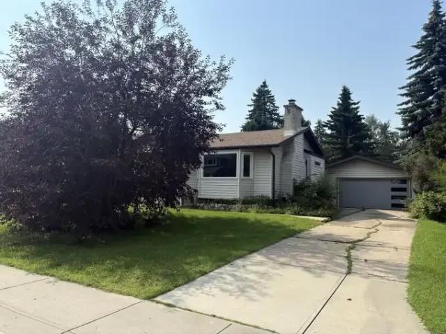 4 Bedroom House Edmonton AB 104752894
