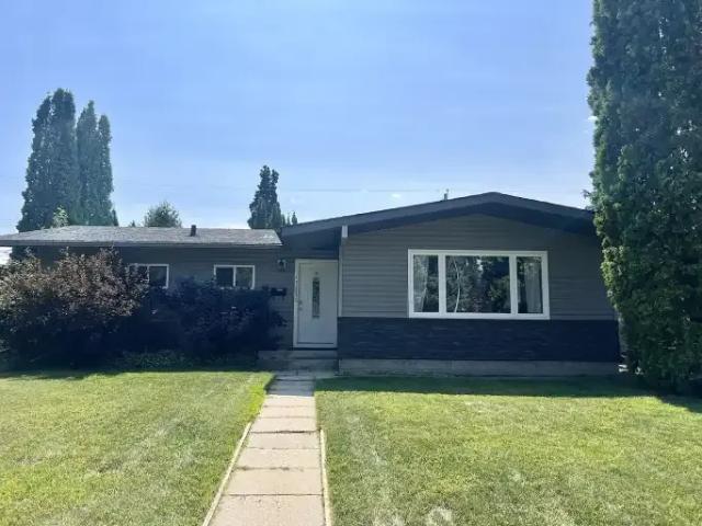 4 Bedroom House Edmonton AB 104910223