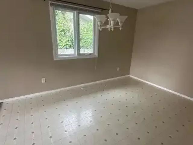 4 Bedroom House Edmonton AB 104940261