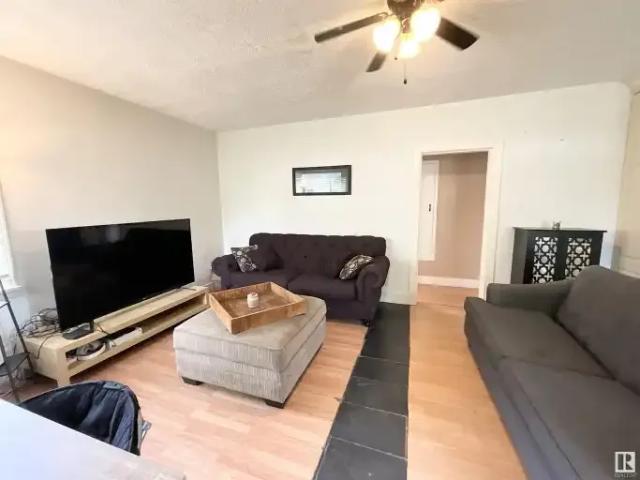 4 Bedroom House Edmonton AB 105072004