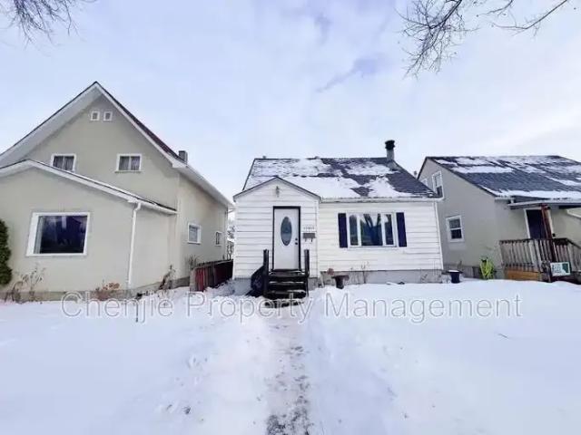 4 Bedroom House Edmonton AB 105087894