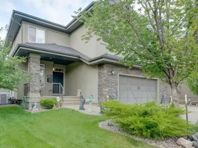 4 Bedroom House Edmonton AB 105198543