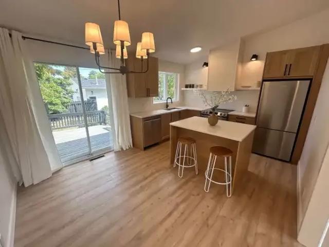 4 Bedroom House Edmonton AB 105198781