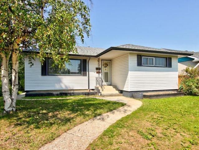 4 Bedroom House Edmonton AB 102305874