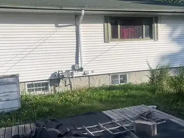 4 Bedroom House Edmonton AB 102847078