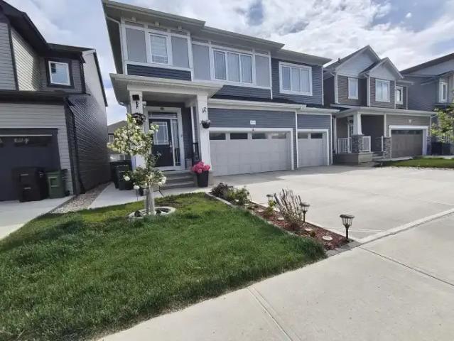 4 Bedroom House Edmonton AB 103060461
