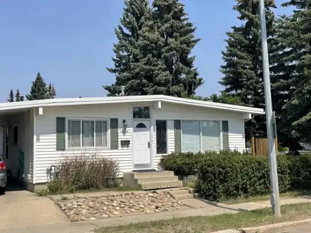 4 Bedroom House Edmonton AB 103301324