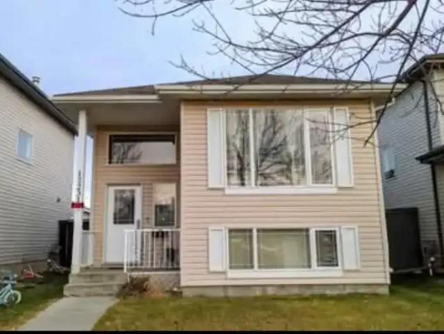 4 Bedroom House Edmonton AB 103958746