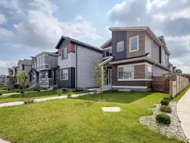 4 Bedroom House Edmonton AB LS105087843