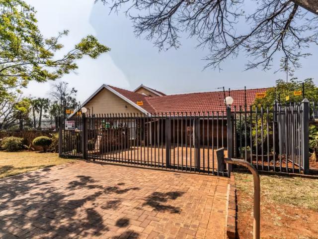 4 Bedroom House Eldoraigne Eldoraigne 24000 DS103173645
