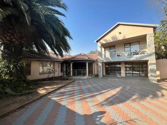 4 bedroom house for in dalpark ext 10