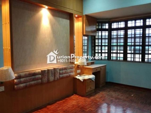 4 Bedroom House for rent in Taman Johor Jaya, Johor