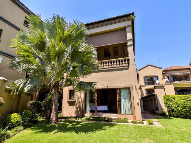4 Bedroom House for Sale in 24 hour Manned Security Estate