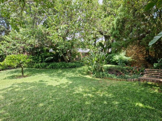 4 Bedroom House For Sale in Constantia Park