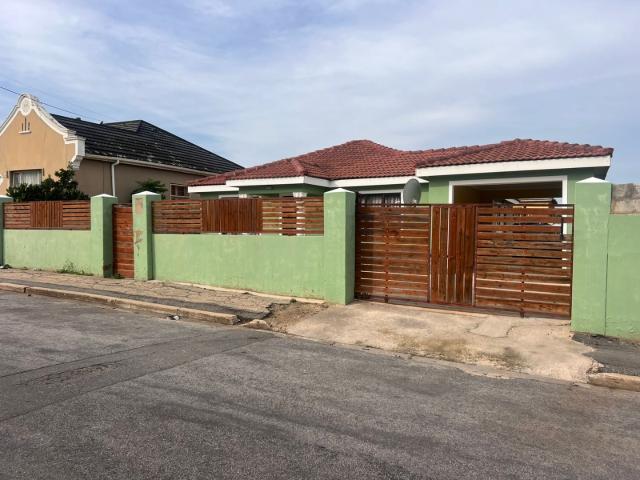 4 Bedroom House For Sale in Cannon Hill