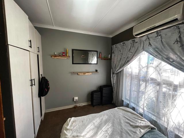 4 Bedroom House For Sale in Carters Glen