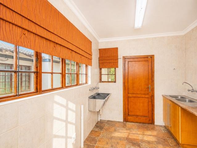 4 Bedroom House For Sale in Cashan