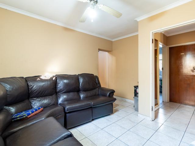 4 Bedroom House For Sale in Charlesville