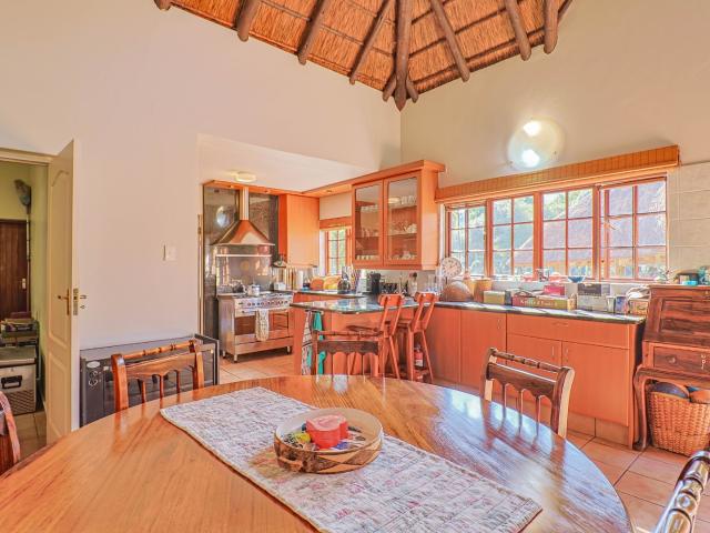 4 Bedroom House For Sale in Club Nautique