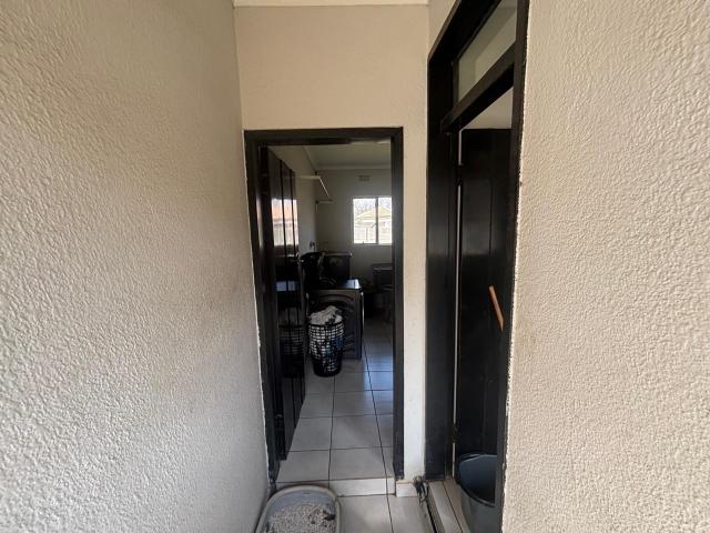 4 Bedroom House For Sale in Crystal Park