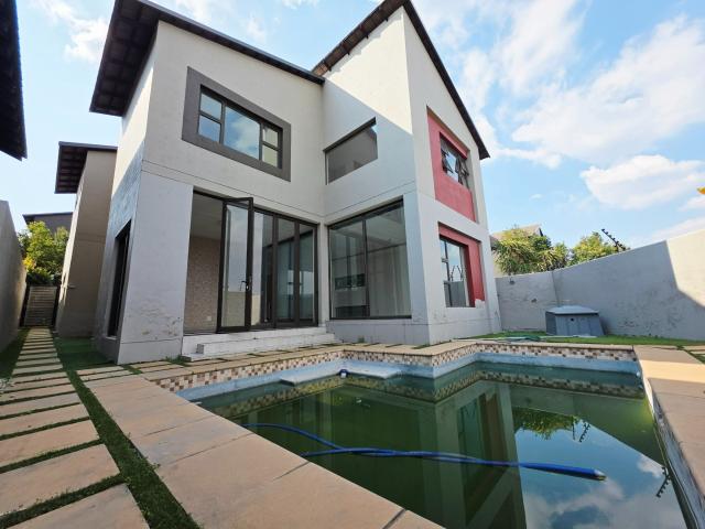 4 Bedroom House For Sale in Craigavon