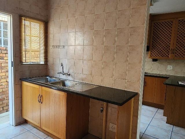 4 Bedroom House For Sale in Amberfield Heights
