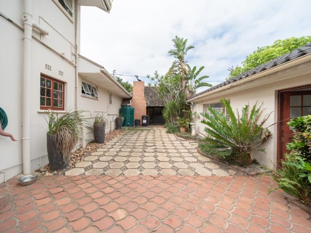 4 Bedroom House For Sale in Abbotsford