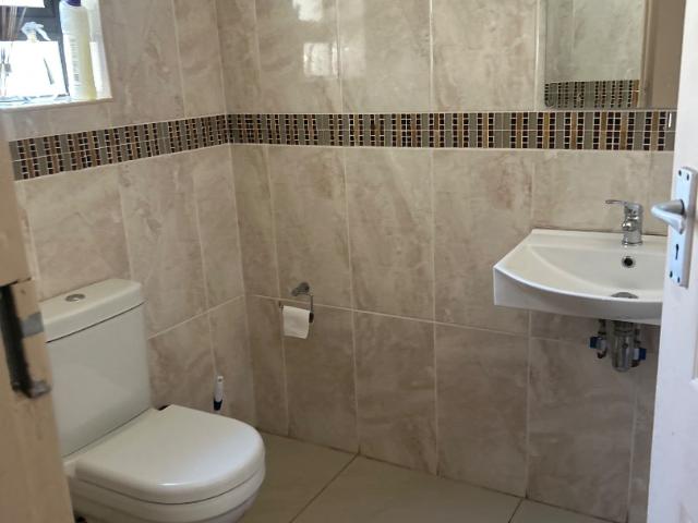 4 Bedroom House For Sale in Aerorand
