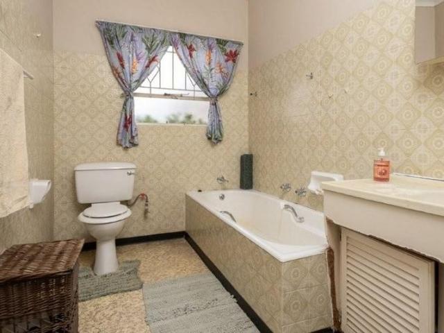 4 Bedroom House For Sale in Albemarle Ext 2